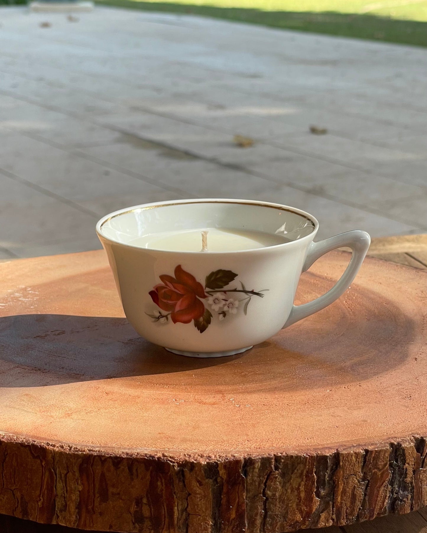 vintage cup candle- red flower